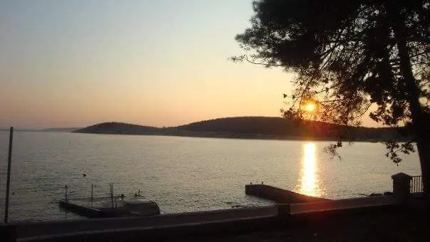 Seaside Dunka Apartment Martinscica  Croatia